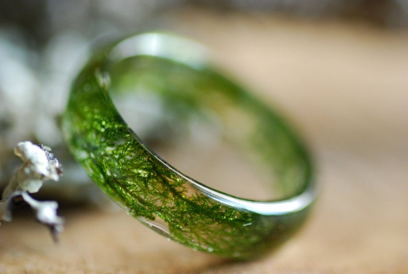 Real Moss Ring, Nature Ring, Green Moss Resin Ring, Hiking jewelry, Real Plant ring, Botanical Forest Jewelry, Forest Lover Gift image 1