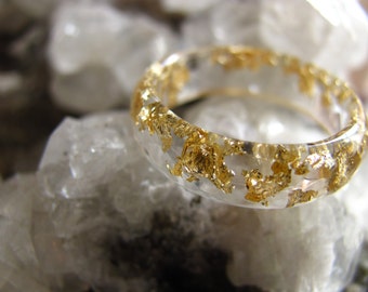 Clear Gold Resin Ring, Gold flakes Faceted Ring, Stacking Ring, Transparent ring, Minimal Gold Ring, Clear Resin Jewelry, Gift for Women