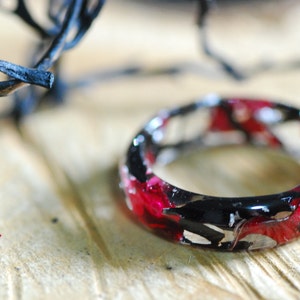 Black and Red Resin Ring, Ocean Seaweed Ring, Mermaid Ring, Sea Ring, Marine Wedding Ring, Unique Gifts for Her, For Him