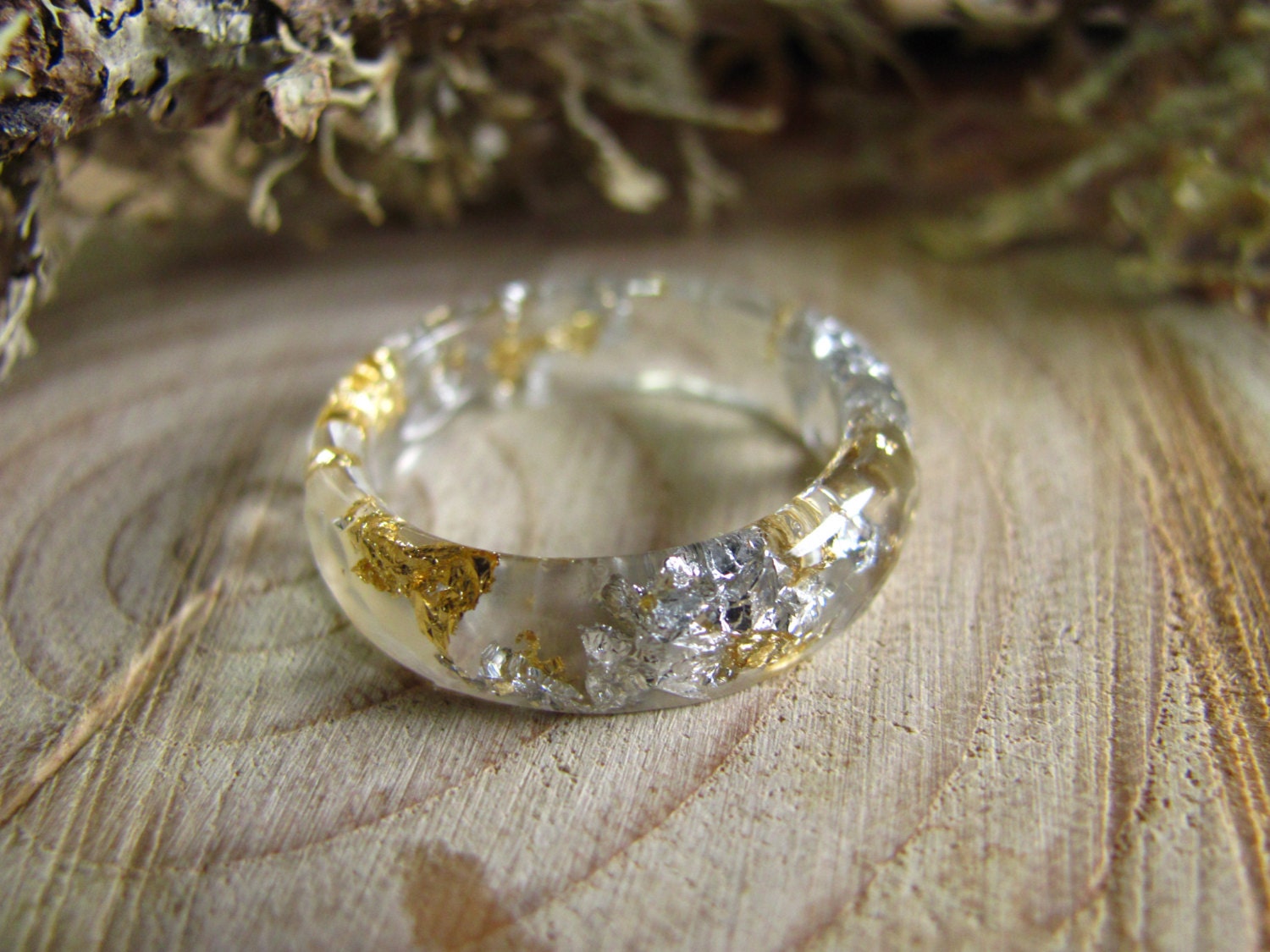 Gold resin ring deals
