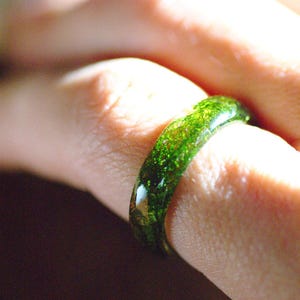 Real Moss Ring, Nature Ring, Green Moss Resin Ring, Hiking jewelry, Real Plant ring, Botanical Forest Jewelry, Forest Lover Gift image 5