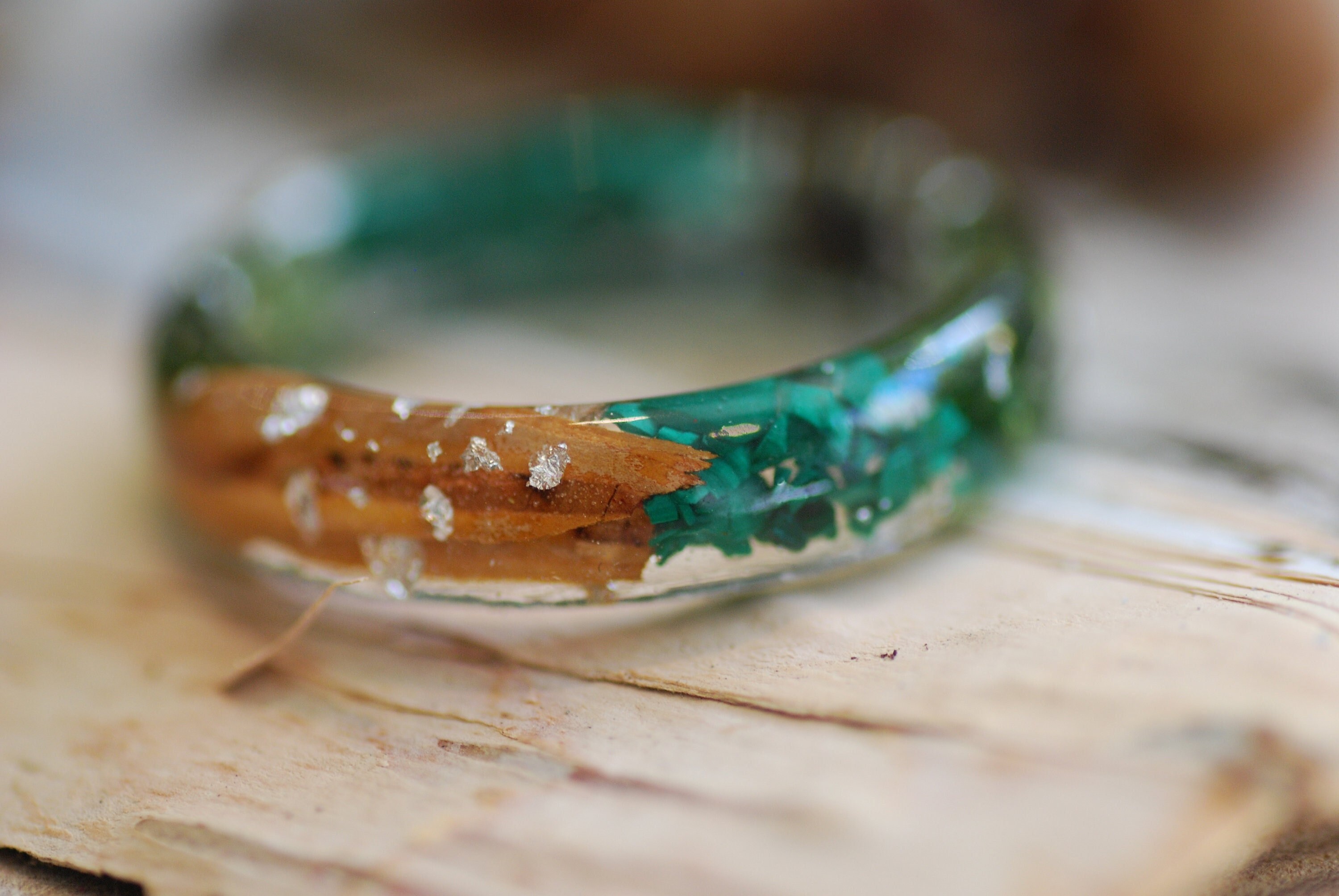 マラカイト＆バーチバーク樹脂リング：フォレストウッドリング - Etsy 日本