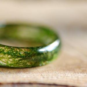 Real Moss Ring, Nature Ring, Green Moss Resin Ring, Hiking jewelry, Real Plant ring, Botanical Forest Jewelry, Forest Lover Gift image 3