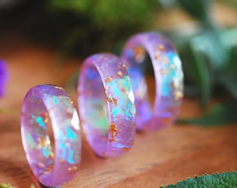 Purple Lavender Faceted Resin Ring with Iridescent Glow and Gold Flakes