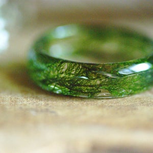 Real Moss Ring, Nature Ring, Green Moss Resin Ring, Hiking jewelry, Real Plant ring, Botanical Forest Jewelry, Forest Lover Gift image 2