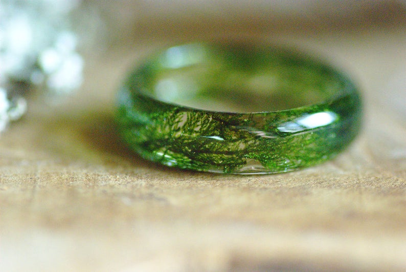 Real Moss Ring, Nature Ring, Green Moss Resin Ring, Hiking jewelry, Real Plant ring, Botanical Forest Jewelry, Forest Lover Gift image 2