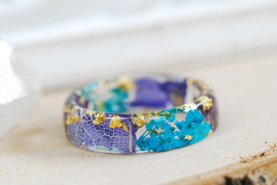 ブルーフラワー樹脂リング、7月の誕生花リング、ラークスパー押し花