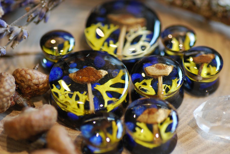 Magic Mushroom Ear Plugs, Botanical Mushroom Resin Gauges, Enchanted Forest Piercing, Nature Resin Ear Plugs image 4