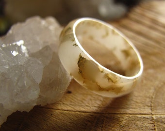 Weißer Harz Ring mit Goldflocken, handgemachter Ehering, schöner Harz Schmuck, Romantischer Weißer Ring, Moderne Ringe für Frauen