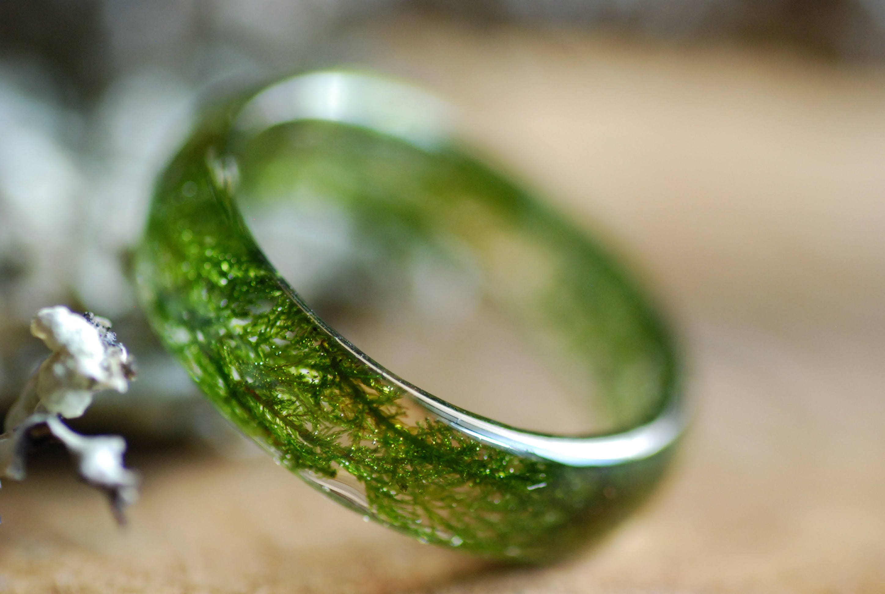 Hars groene mos ring Botanische hars ring Terrarium sieraden Echte bloem ring Sieraden Ringen Stapelbare ringen Groene ring Echte Mos Ring Natuur Ring Bos sieraden 