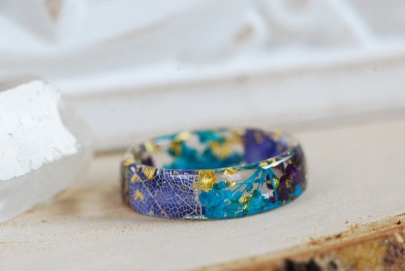 ブルーフラワー樹脂リング、7月の誕生花リング、ラークスパー押し花