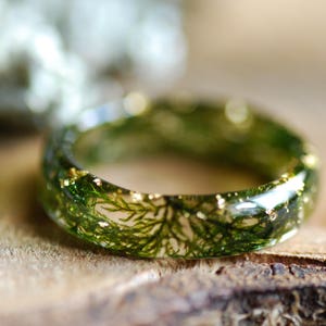 Real Moss Ring, Nature Ring, Gold Moss Ring, Green Resin Ring, Fairy Ring, Botanical Ring, Forest Jewelry, Hiking Gift for Her, For Him