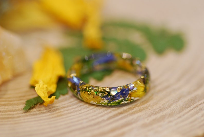 Bague florale en résine avec tournesols, bague fleur pressée bleue, bagues fleurs sauvages, bijoux botaniques, bijoux vraies fleurs, cadeau fête des mères image 3