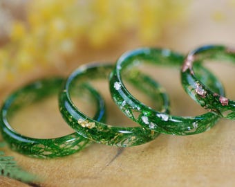 Thin Moss Resin Ring, Forest Rings with Plants, Autumn Rings, Nature Inspired Band, Real Moss Jewelry Gift for Women, Christmas Gifts