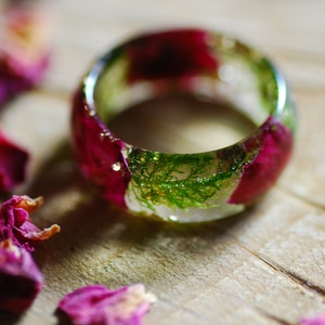 Statement Rose Flower Ring, Floral Nature Resin Ring, Natural Moss Ring, Red Rose Romantic Ring, Pressed Flower Ring, image 3