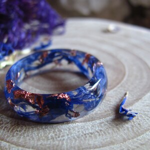 Blue Flower Ring with Copper Flakes, Nature Inspired Ring for Women, Flower Lover Gifts, Unique Rings for Men image 4