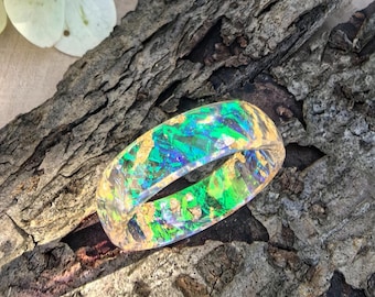 Iridescent Resin Ring, Clear Opalescent Faceted Band, Gold Flakes, Glow Rainbow Jewelry