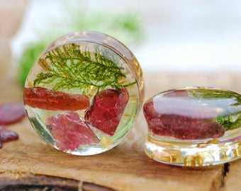 Garnet Gemstone Ear Plugs, January Birthstone Plugs, Red Garnet Gauges, Natural Moss Stretchers, Crystal Resin Plugs