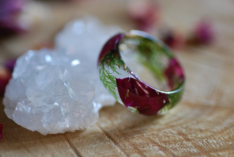 Statement Rose Flower Ring, Floral Nature Resin Ring, Natural Moss Ring, Red Rose Romantic Ring, Pressed Flower Ring, image 2