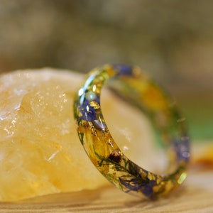 Bague florale en résine avec tournesols, bague fleur pressée bleue, bagues fleurs sauvages, bijoux botaniques, bijoux vraies fleurs, cadeau fête des mères image 4