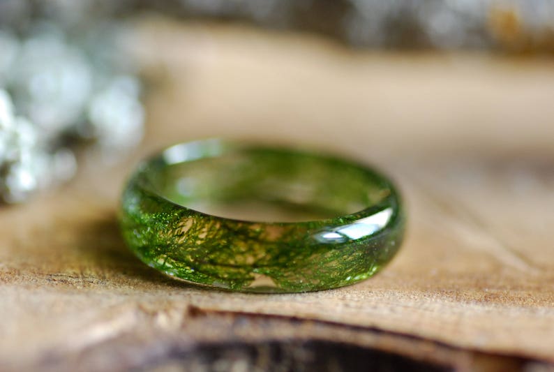 Real Moss Ring, Nature Ring, Green Moss Resin Ring, Hiking jewelry, Real Plant ring, Botanical Forest Jewelry, Forest Lover Gift image 6