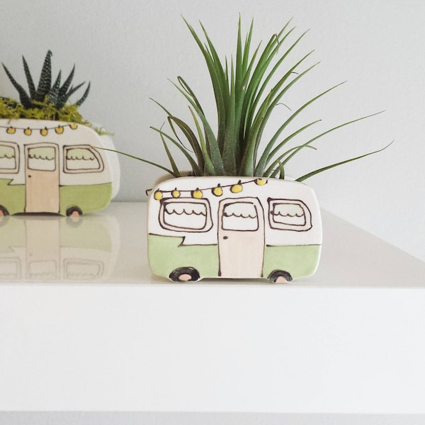 Mini green vintage caravan vase for plants. Mini ceramic planter. Perfect for cactus, succulent. Mini planter