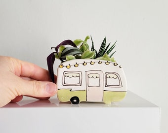 Small green planter. vintage camper vase for plants. Perfect cactus or succulent planter. Candle holder for small lampion