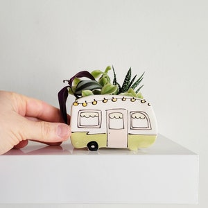 Small green planter. vintage camper vase for plants. Perfect cactus or succulent planter. Candle holder for small lampion