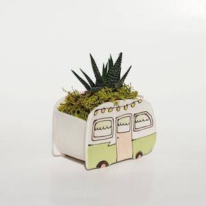 Small green planter. vintage camper vase for plants. Perfect cactus or succulent planter. Candle holder for small lampion image 5