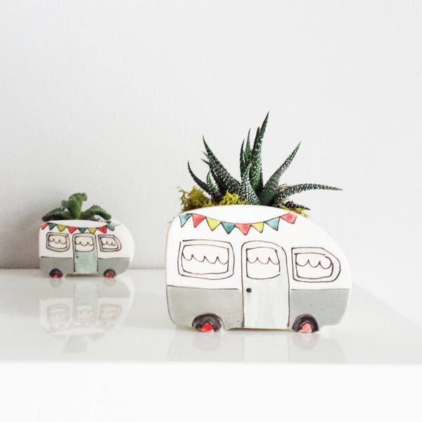 Small planter. Gray vintage camper vase for plants. Perfect cactus or succulent planter. Candle holder for small lampion