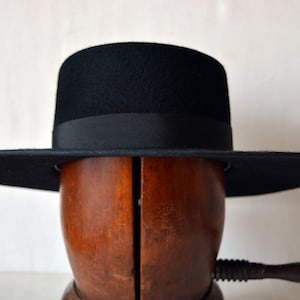 Chapeau boléro | Le BOLERO | Chapeau à bord large et couronne plate en feutre de laine noir | Chapeaux western