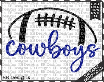Könnte beinhalten: Schwarz-weißes Football-Grafik mit dem Wort "Cowboys" in blauer Schrift. Das Bild enthält Dateityp-Symbole für SVG, DXF, EPS, PNG und AI sowie die Worte "Sofort-Download".