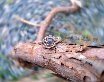 Blue Flash Labradorite Sterling Silver Wire Wrap Ring Size 8 / Labradorite Ring / Throat Chakra Ring / Size 7.5 silver ring / labradorite