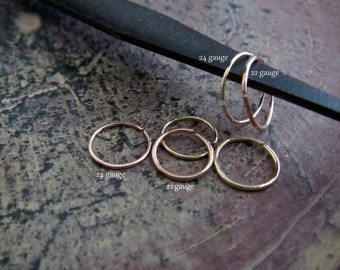 Petit anneau de nez en or, or rose massif 14 carats ou or jaune - Cerceau fin et sans fin pour tous les piercings - Fabriqué aux États-Unis