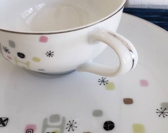 Plato y taza de té "FROLIC" (Japón) de Laurel China, años 50, diseño geométrico multicolor, diseño abstracto, estilo atómico.