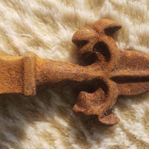 Vintage Cast Iron Finales * Classic Spear Design * Architectural Design * Rusted Distressed Finales * Fence Finales *