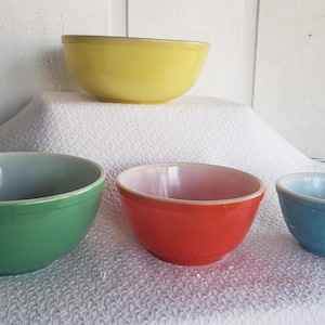 VINTAGE PYREX Primary Color 1948 Original Set * Vintage Kitchen * Pyrex Mixing Bowl * Made in the USA Gift Idea