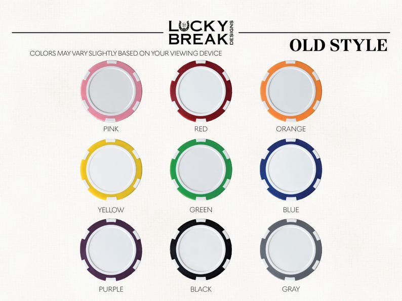Op de afbeelding: Negen pokerchips in casinostijl, elk met een wit midden en een gekleurde buitenring. Kleuren zijn roze, rood, oranje, geel, groen, blauw, paars, zwart en grijs. De tekst "OLD STYLE" staat bovenaan.