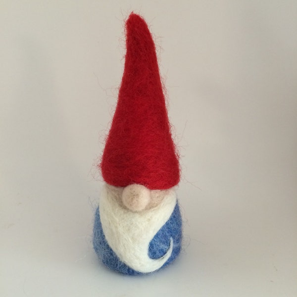 Needle felted gnome, miniature gnome decoration/ gnome toy, pure wool felt garden gnome, eco-friendly decoration, gnome gift, waldorf gift