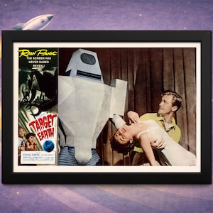 Target Earth – Robot Attack Scene (Cracked Faceplate Variant) – ClassicSciFi Framed 12×8