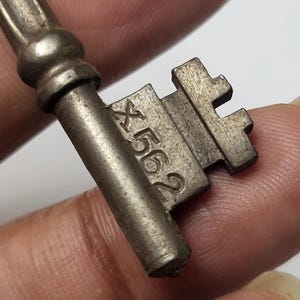 Genuine Antique Skeleton Key !