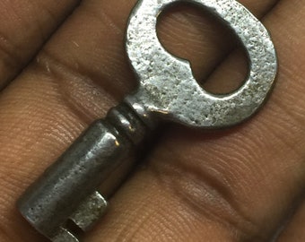 Old Key,cast iron key,skeleton key,barrel key,door key,Antique key,ancient key,keys,chest key,small key,lock key,brass keys,silver key,