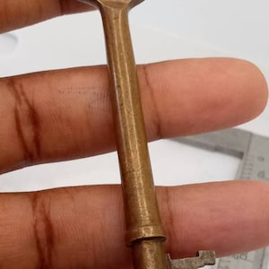 Brass Genuine Antique Skeleton Key !
