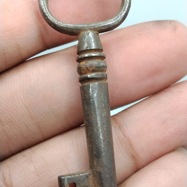 Genuine Antique Skeleton Key !