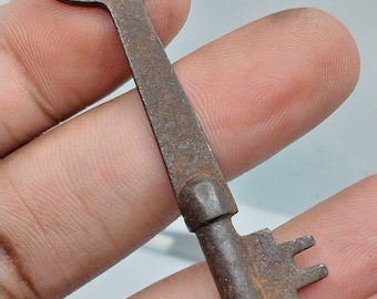 Genuine Antique Skeleton Key !