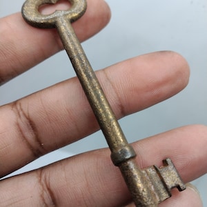 Genuine Antique Skeleton Key !