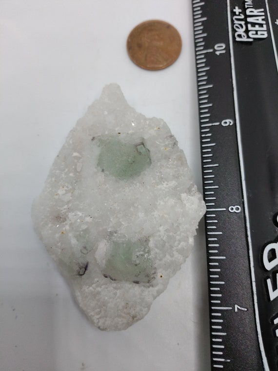 石英上の蛍石 石英マトリックス上の蛍石結晶 - Etsy 日本