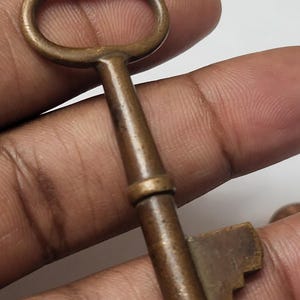 Genuine Antique Skeleton Key !