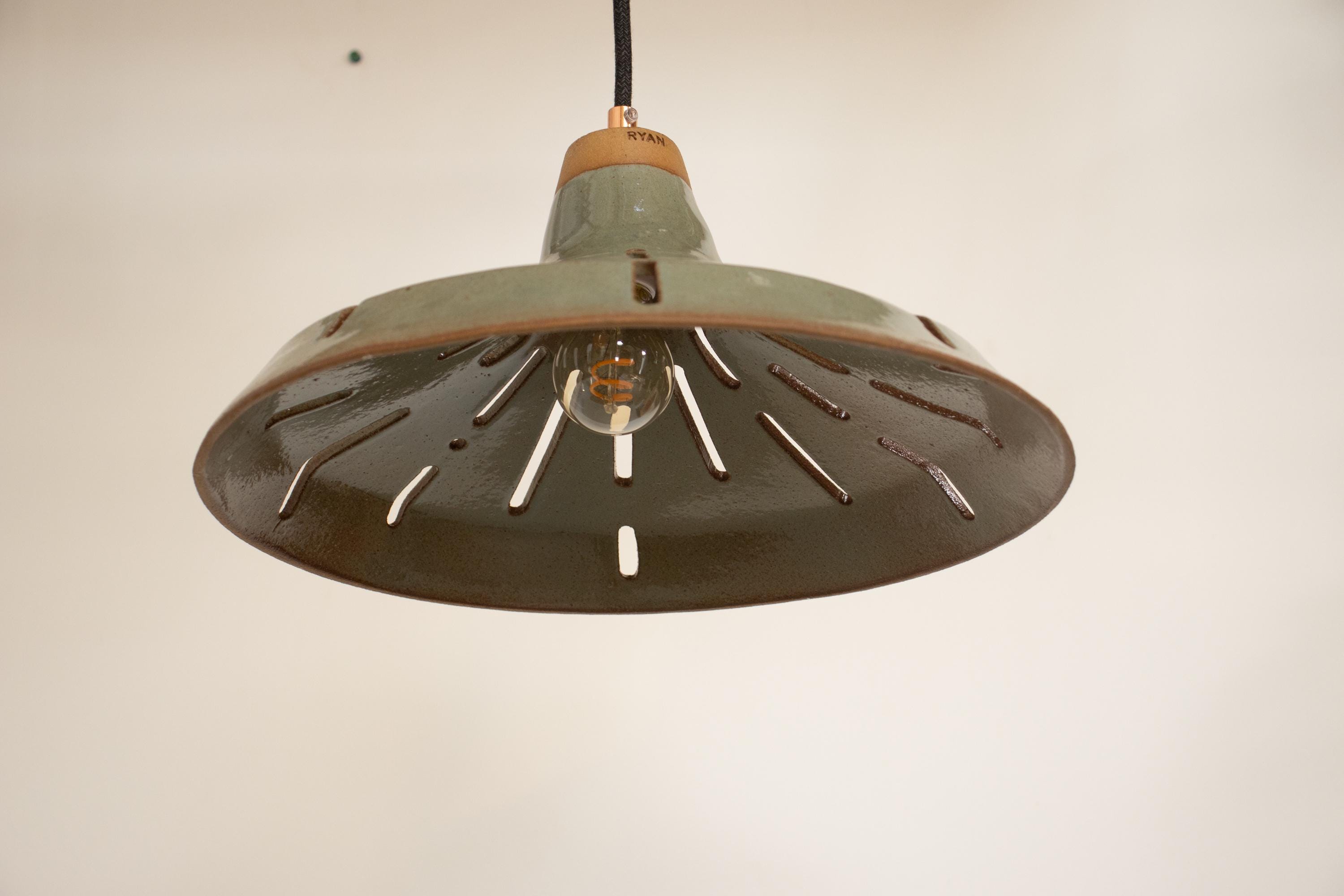 BARN SHADE、ペンダント ランプ、Ryan Bryant、照明、モダン、ミッド