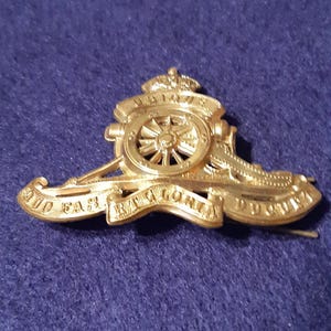 Original WW2 cap badge Royal Artillery